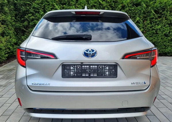 Toyota Corolla cena 69990 przebieg: 238000, rok produkcji 2019 z Warszawa małe 154